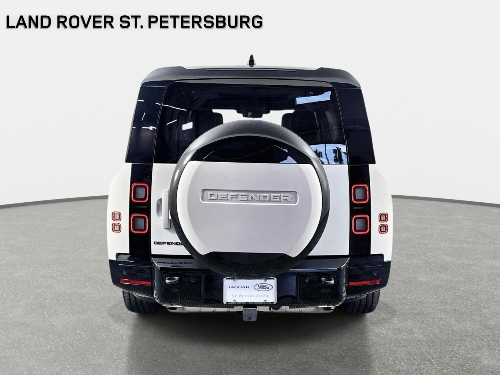 Used 2026 Land Rover Defender 130 X-Dynamic SE AWD/4WD image 6
