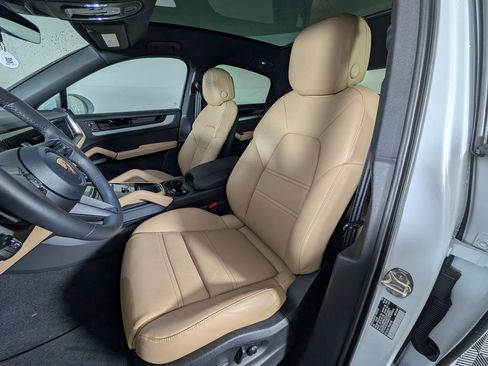Used 2026 Porsche Cayenne S image 5