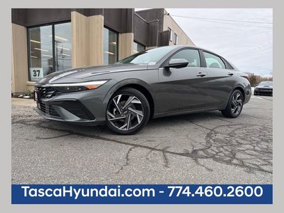 Used 2024 Hyundai Elantra SEL w/ Convenience Package