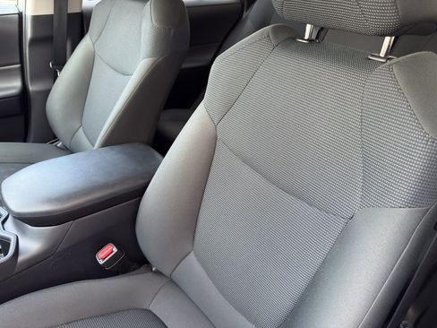 Used 2024 Toyota RAV4 LE image 12