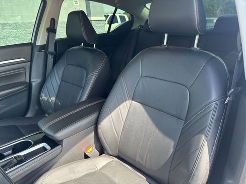 Used 2023 Nissan Altima 2.5 SR w/ SR Premium Package image 20