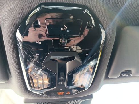 New 2025 BMW 530i xDrive w/ Premium Package image 24