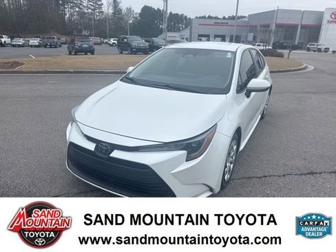 Used 2023 Toyota Corolla LE image 7