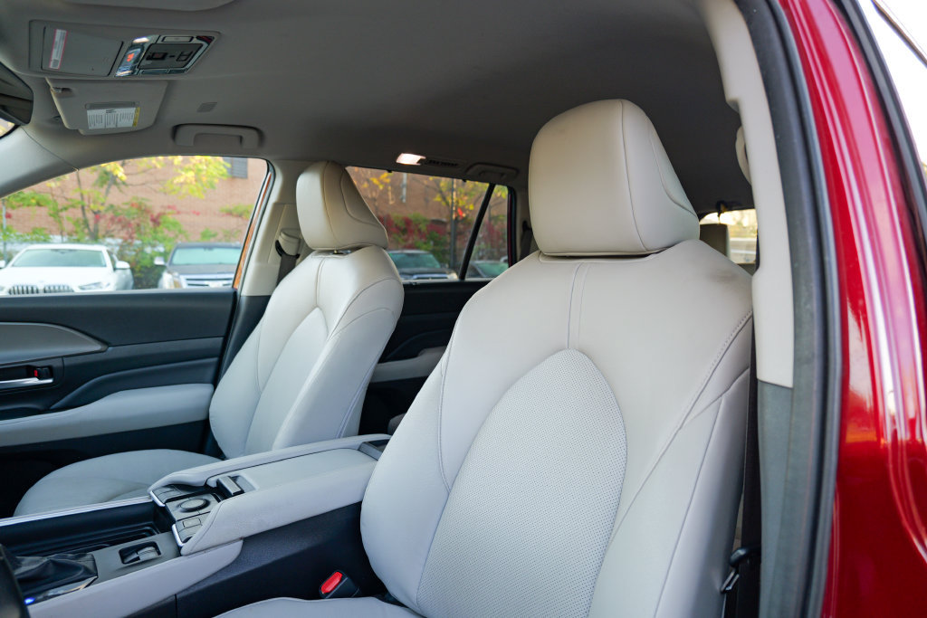 Used 2024 Toyota Grand Highlander AWD image 20