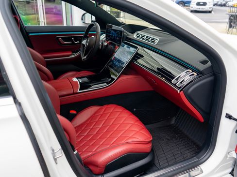 Used 2023 Mercedes-Benz S 580 4MATIC Sedan image 43