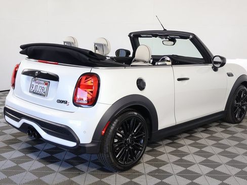 Used 2024 MINI Cooper S w/ Signature Upholstery Package FWD image 8