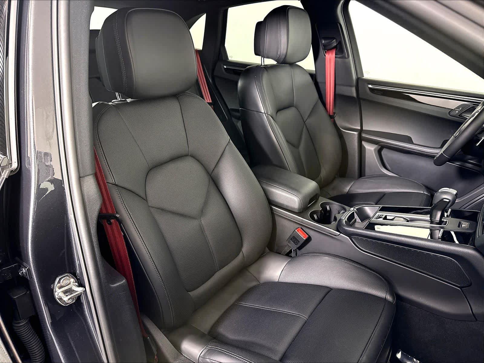 Certified 2023 Porsche Macan S AWD/4WD image 17