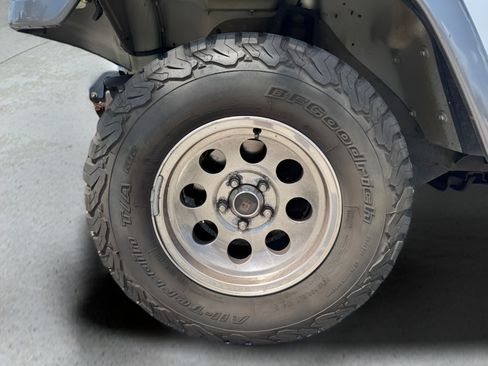 Used 2004 Jeep Wrangler X AWD/4WD image 13