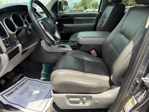 Used 2014 Toyota Sequoia SR5 RWD image 22