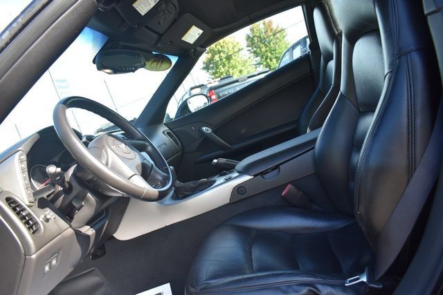 Used 2005 Chevrolet Corvette Convertible w/ Preferred Equipment Group RWD image 19