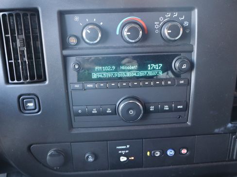 Used 2023 GMC Savana 3500 LS image 8