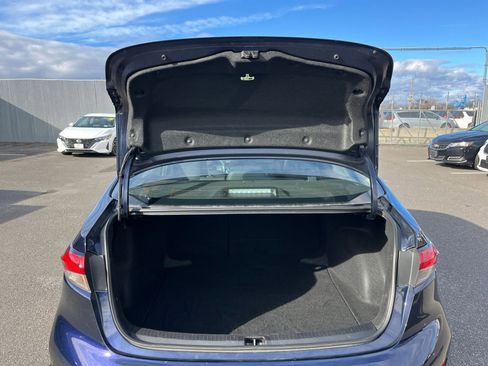 Used 2025 Toyota Corolla LE image 30