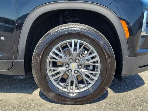 Certified 2026 Chevrolet Traverse LT w/ Driver Confidence Package FWD image 6