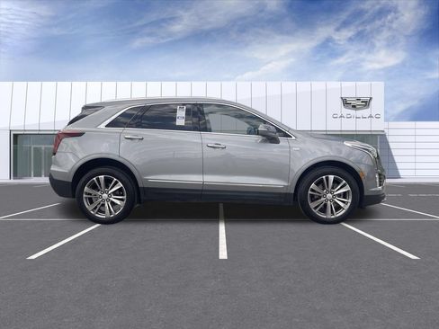 Used 2024 Cadillac XT5 Premium Luxury AWD/4WD image 9