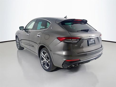 Used 2022 Maserati Levante GT image 3