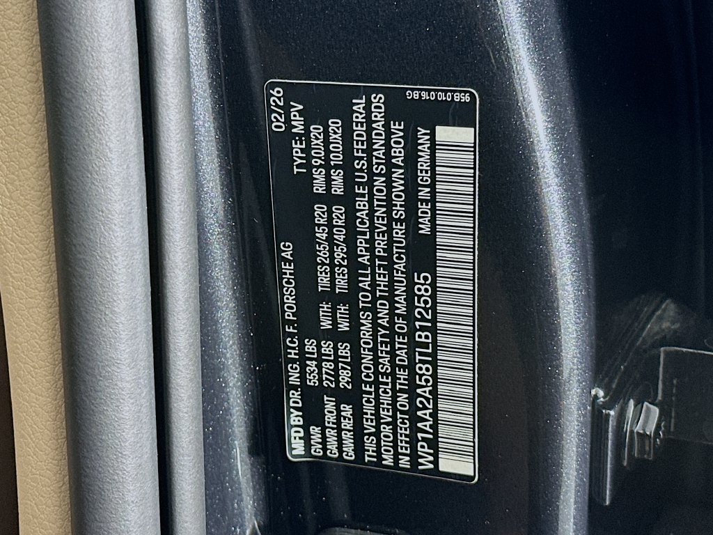 Certified 2026 Porsche Macan AWD/4WD image 36