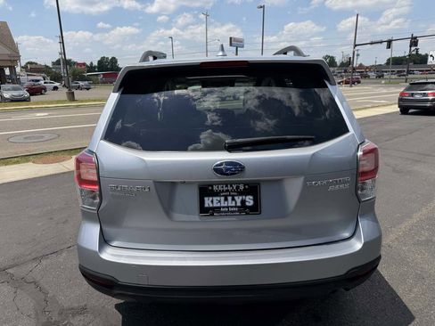 Used 2017 Subaru Forester 2.5i Premium AWD/4WD image 4