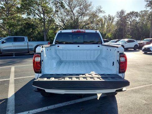 Certified 2025 GMC Canyon AT4 image 5