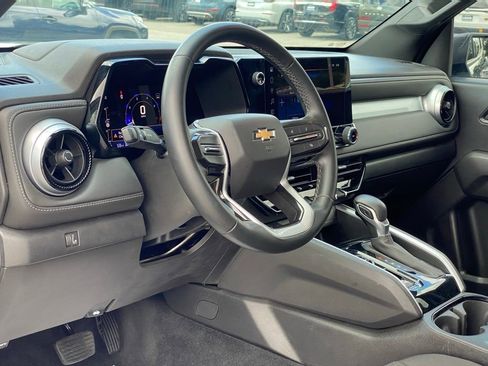 Used 2023 Chevrolet Colorado LT AWD/4WD image 10