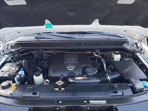 Used 2013 Nissan Titan SV w/ SV Value Truck Pkg image 8