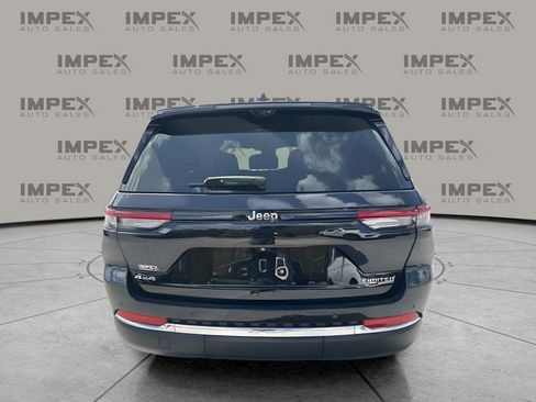 Used 2023 Jeep Grand Cherokee Limited w/ Luxury Tech Group II image 4