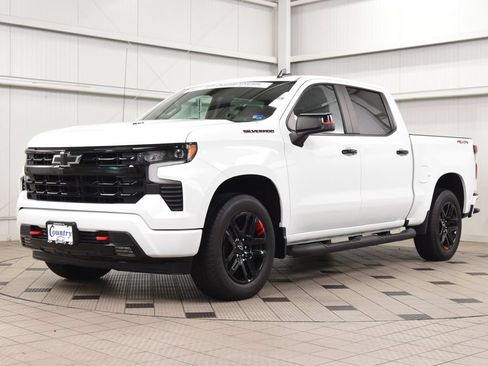Used 2024 Chevrolet Silverado 1500 RST w/ Redline Edition AWD/4WD image 3