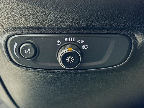 Used 2019 Chevrolet Equinox LT AWD/4WD image 10