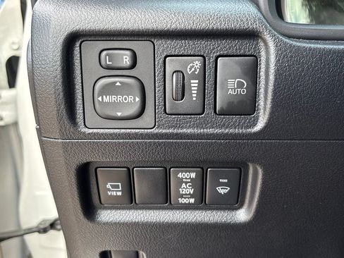 Used 2022 Toyota 4Runner Limited AWD/4WD image 28