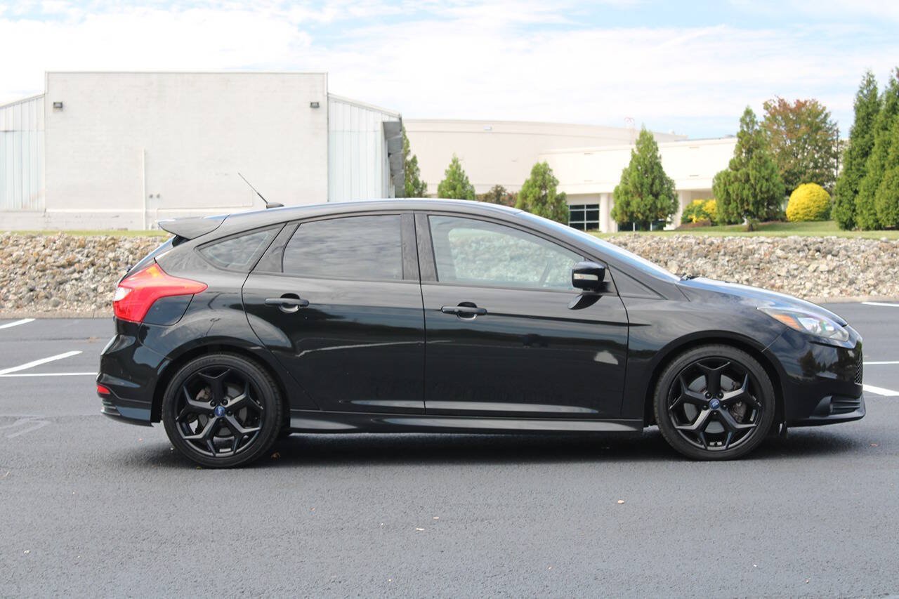 Used 2014 Ford Focus ST w/ Equipment Group 202A FWD image 9