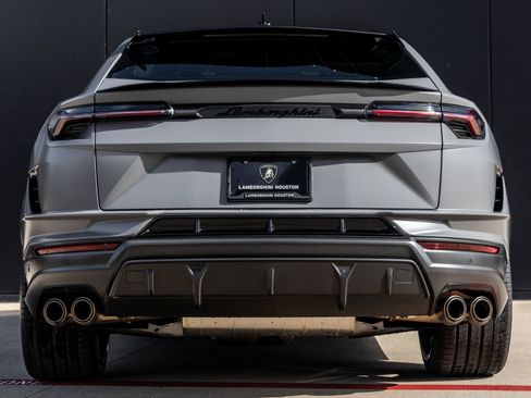 Used 2024 Lamborghini Urus Performante AWD/4WD image 7