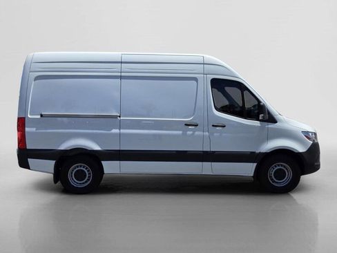 Used 2024 Mercedes-Benz Sprinter 2500 image 6