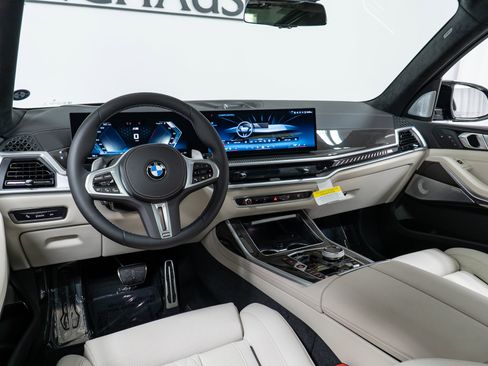 Used 2026 BMW X7 M60i AWD/4WD image 17