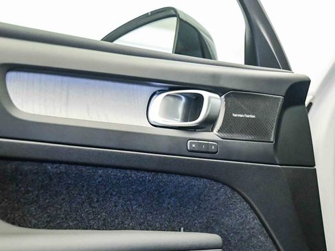 Certified 2026 Volvo XC40 B5 Ultra w/ Climate Package AWD/4WD image 25