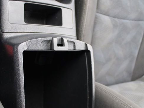 Used 2016 Nissan Rogue SV image 37