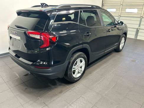 Used 2022 GMC Terrain SLE w/ Driver Convenience Package FWD image 3