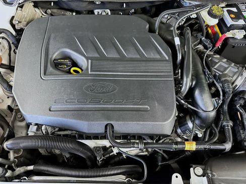 Used 2015 Ford Fusion SE w/ Equipment Group 202A image 9