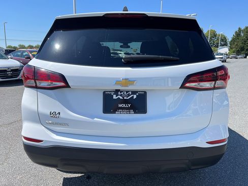 Used 2023 Chevrolet Equinox LS w/ LS Convenience Package FWD image 4