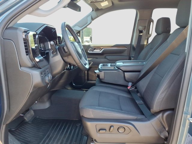 Used 2025 Chevrolet Silverado 2500 LT w/ Trail Boss Package AWD/4WD image 12