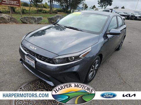 Used 2023 Kia Forte LXS image 1