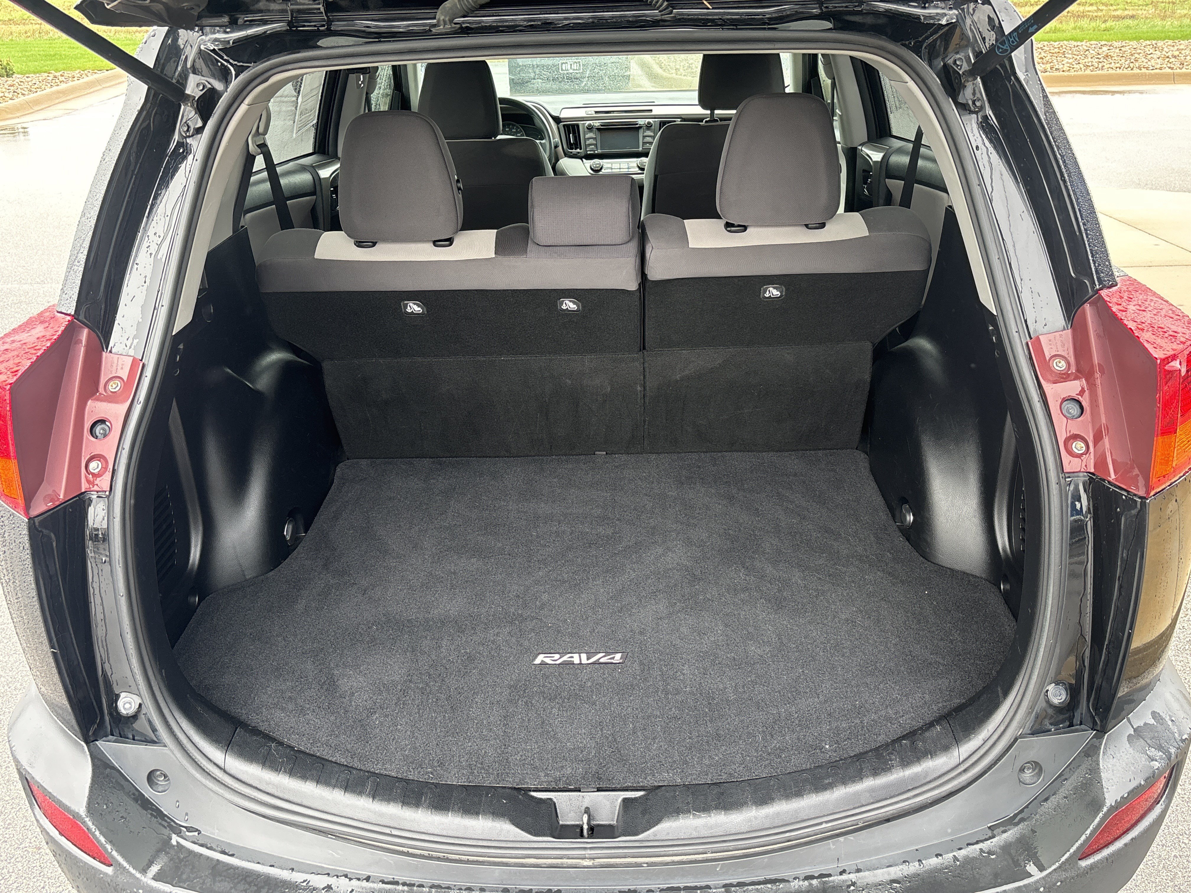Used 2015 Toyota RAV4 XLE FWD image 28