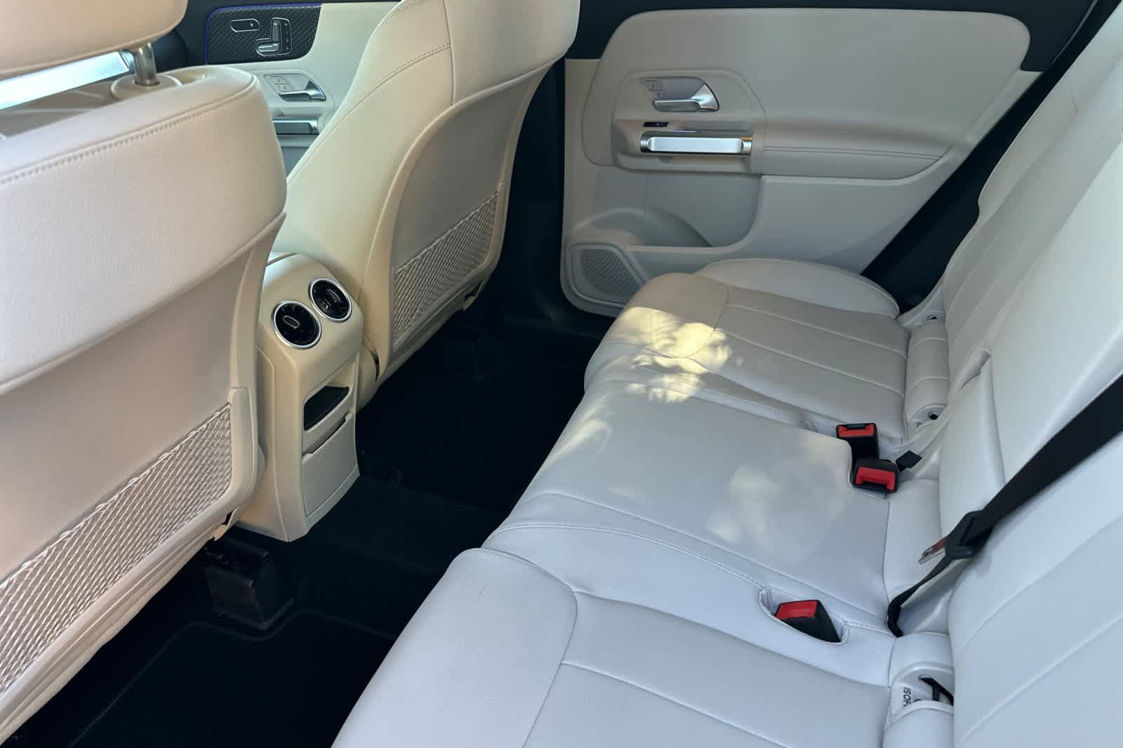 Certified 2025 Mercedes-Benz GLB 250 image 11