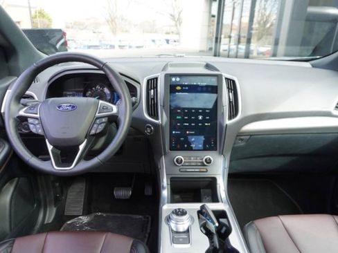 Used 2022 Ford Edge Titanium w/ Equipment Group 301A image 17