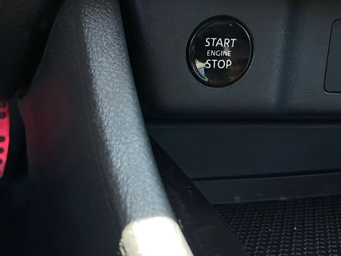 Used 2025 Nissan Rogue S FWD image 16