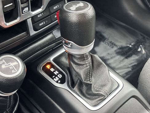 Used 2024 Jeep Wrangler Unlimited Sahara AWD/4WD image 23