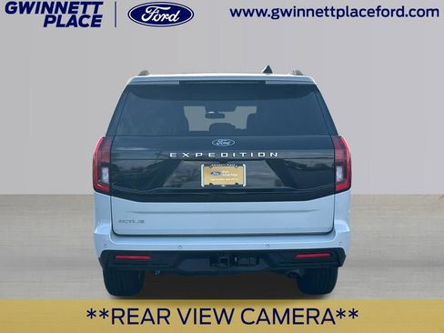 Certified 2025 Ford Expedition Active image 6