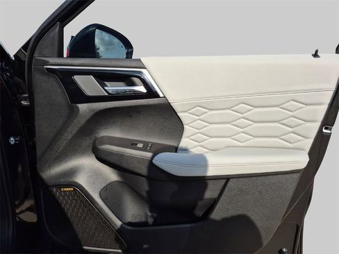 New 2025 Mitsubishi Outlander SEL image 27