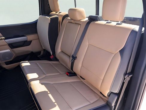 Used 2023 Ford F350 Lariat w/ Chrome Package image 28