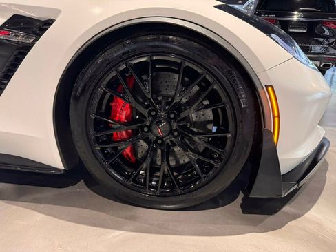 Used 2017 Chevrolet Corvette Z06 w/ Z07 Performance Package image 22