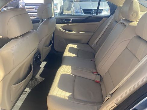 Used 2011 Hyundai Genesis 4.6 RWD image 14