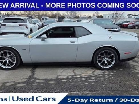 Used 2019 Dodge Challenger R/T w/ Plus Package image 3